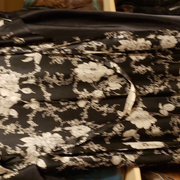 Secret Treasures Night Gown and Robe set - Picture 4 of 4